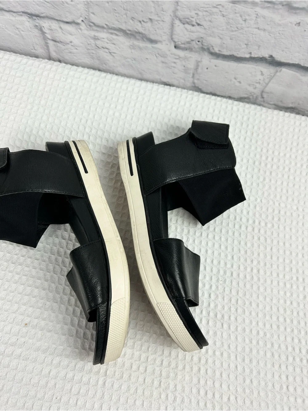 Eileen Fisher Spree Black Leather Mesh Sport Platform Sandals Women’s 8